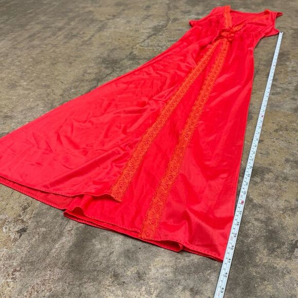 Vintage red lace tie front maxi cardigan cape - Picture 7 of 7